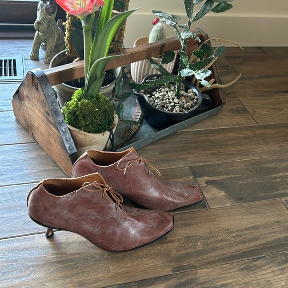 Cydwoq - kitten heel ankle bootie-39 NWOT - Picture 1 of 6